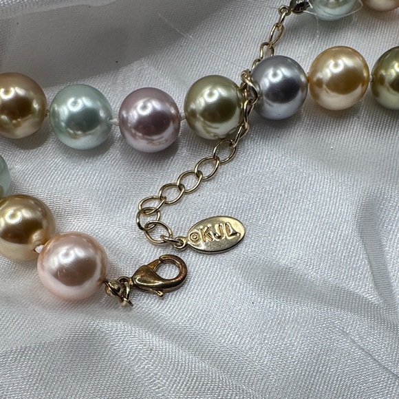 Kenneth Jay Lane KJL faux pastel pearl necklace - Picture 3 of 7
